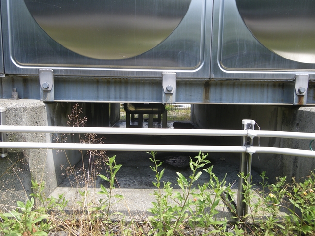 熊本市内 受水槽 (ステンレス製パネルタンク) 底部からの漏水